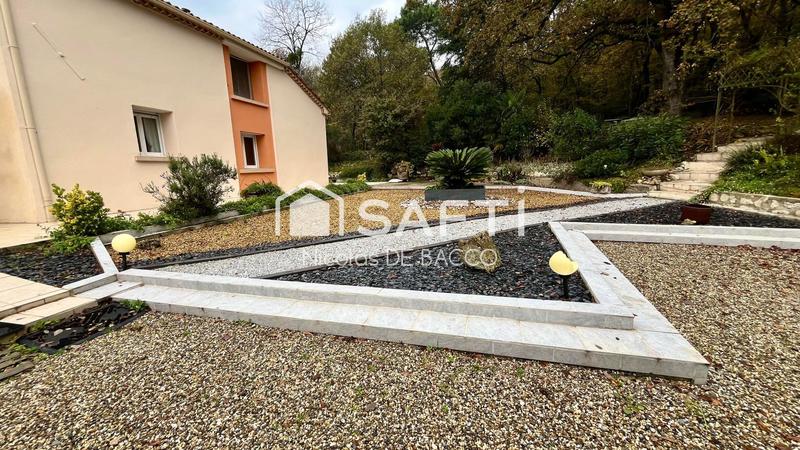 Maison - 180 m² - 6 pièces