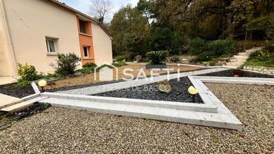 Maison - 180 m² - 6 pièces