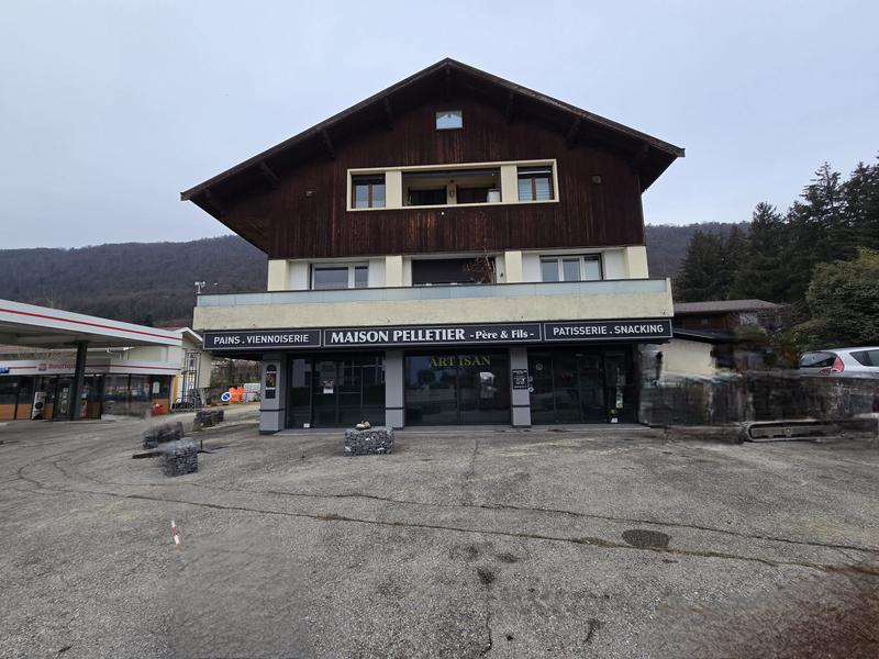 Local commercial - 211 m²