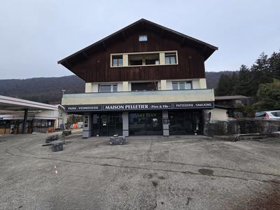 Local commercial - 211 m²