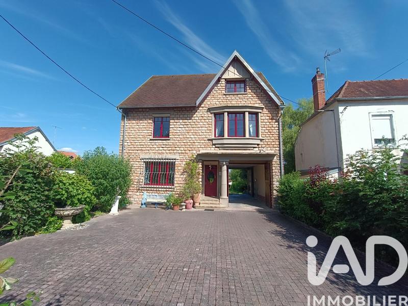 Maison - 200 m² - 8 pièces