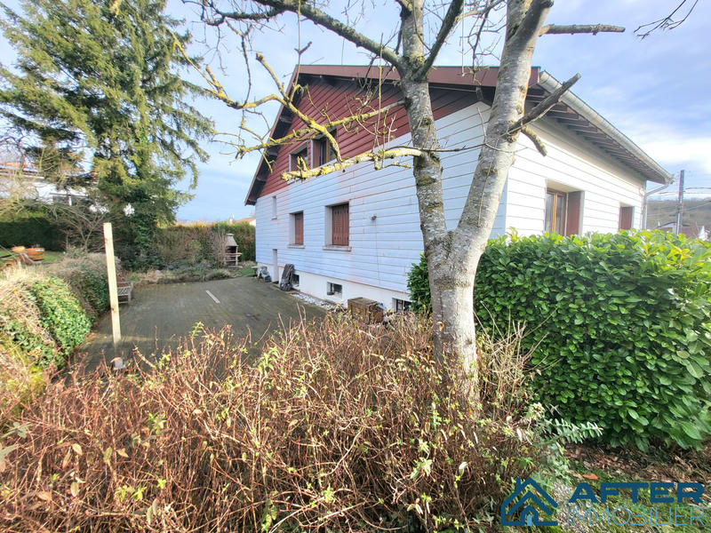 Maison - 182 m² - 9 pièces