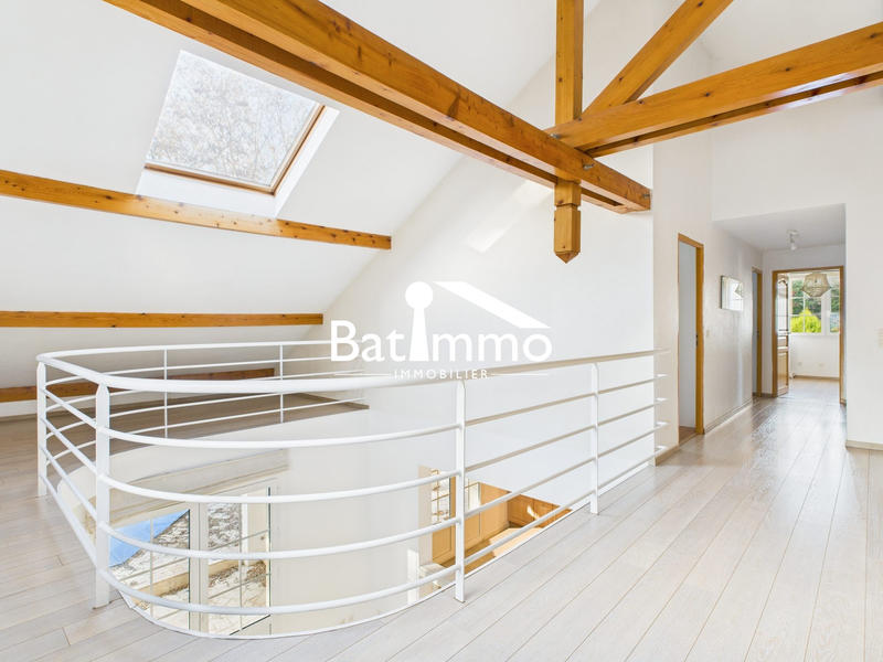 Maison - 210 m² - 7 pièces