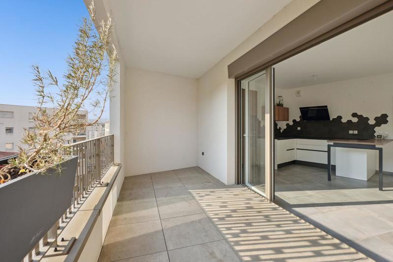 Appartement - 101 m² - 4 pièces