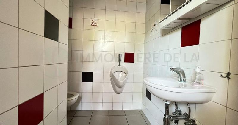 Local commercial - 324 m²