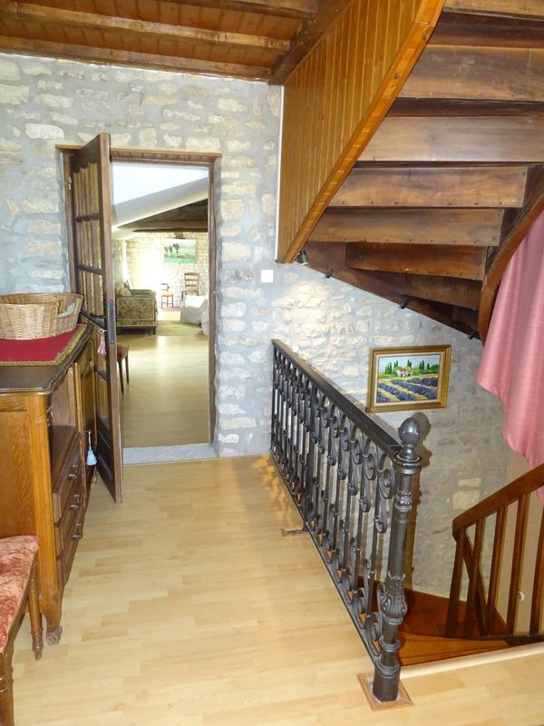 Maison en pierre - 238 m² - 8 pièces
