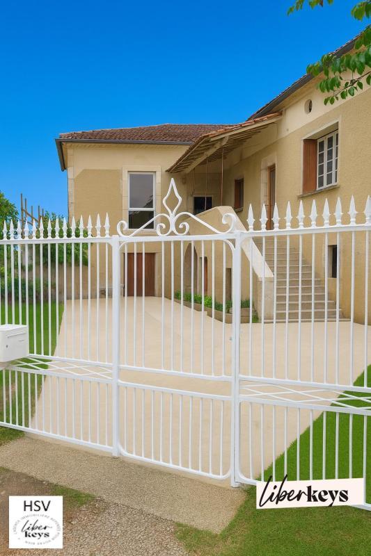 Demeure - 260 m² - 6 pièces