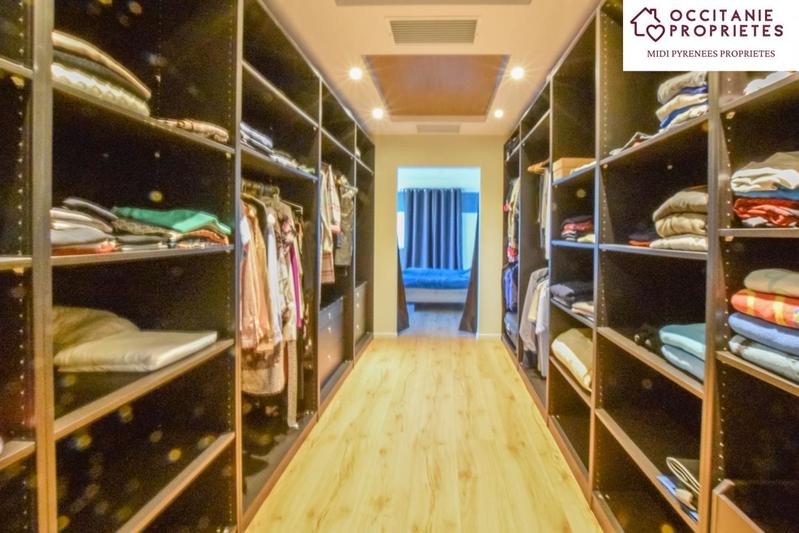 Propriété - 625 m² - 15 pièces