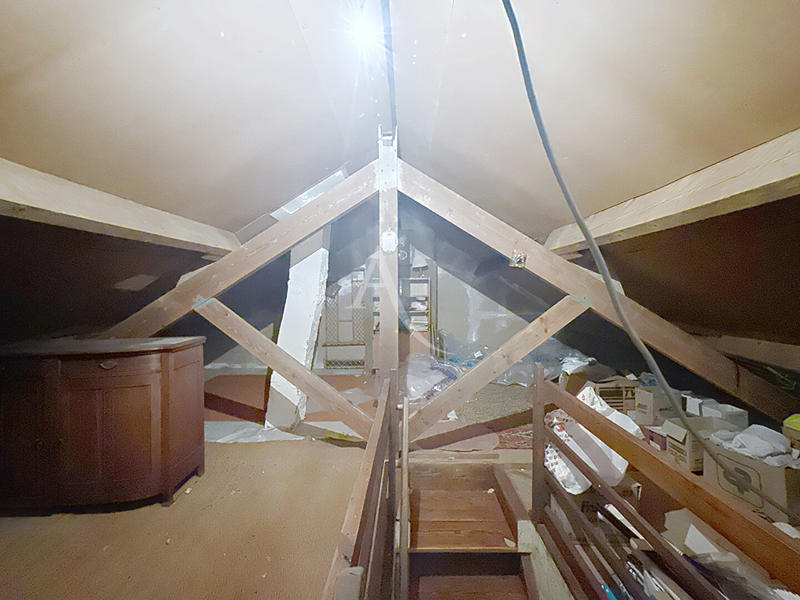 Maison - 90 m² - 7 pièces