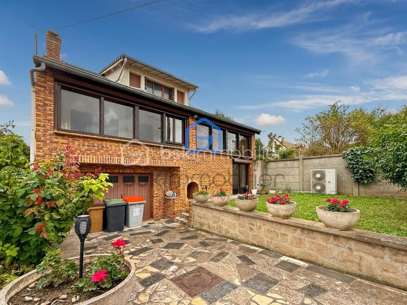 Pavillon - 185 m² - 8 pièces