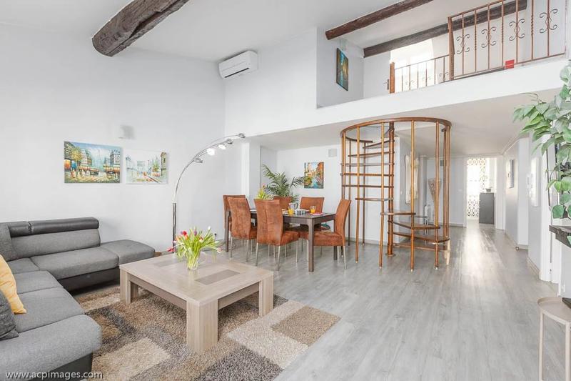 Appartement - 90 m² - 4 pièces