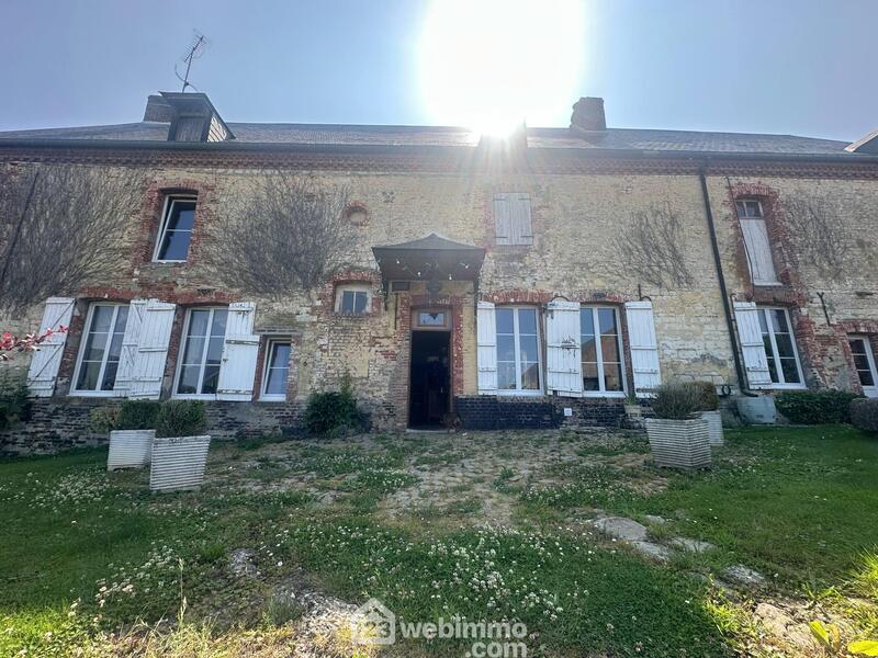 Maison - 270 m² - 9 pièces