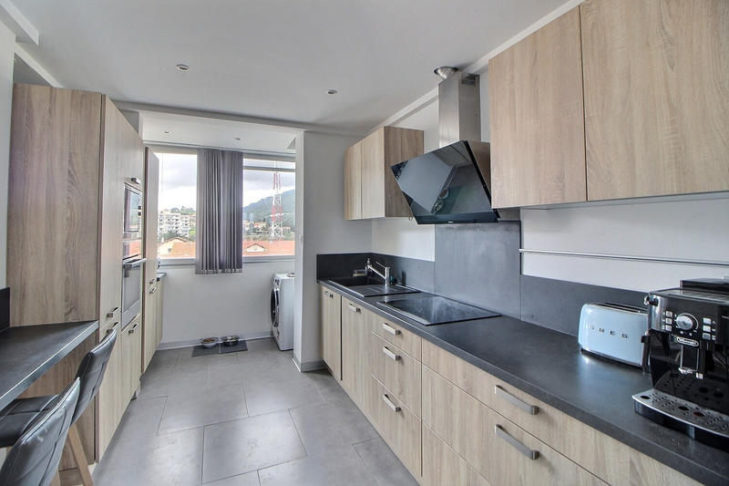 Appartement - 81 m² - 4 pièces