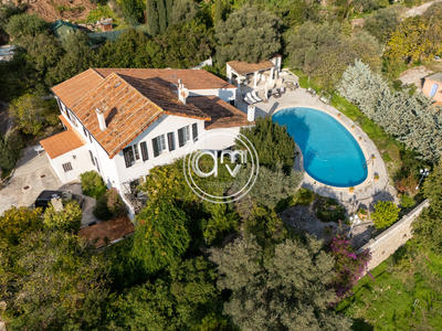 Villa - 326 m² - 11 pièces