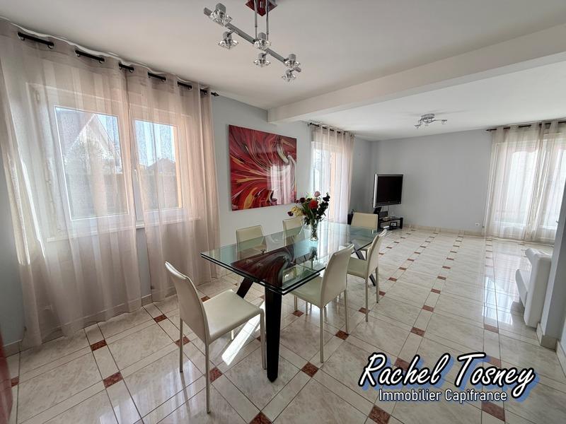 Maison - 137 m² - 7 pièces