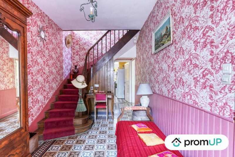 Maison - 270 m² - 10 pièces