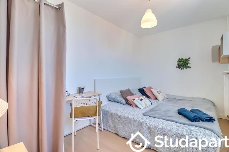 Chambre - 11 m² - 1 pièce