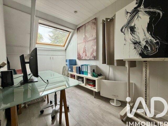 Maison - 210 m² - 7 pièces