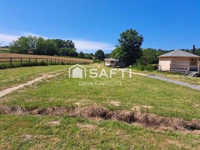 Maison - 859 m² - 19 pièces