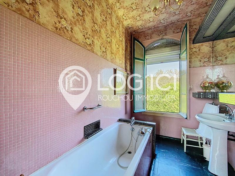 Maison - 246 m² - 7 pièces