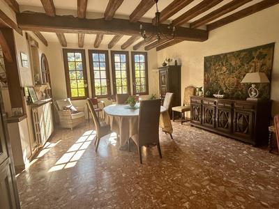 Maison - 166 m² - 6 pièces