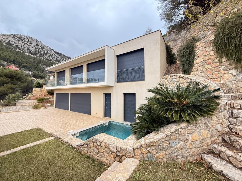 Villa - 300 m² - 9 pièces