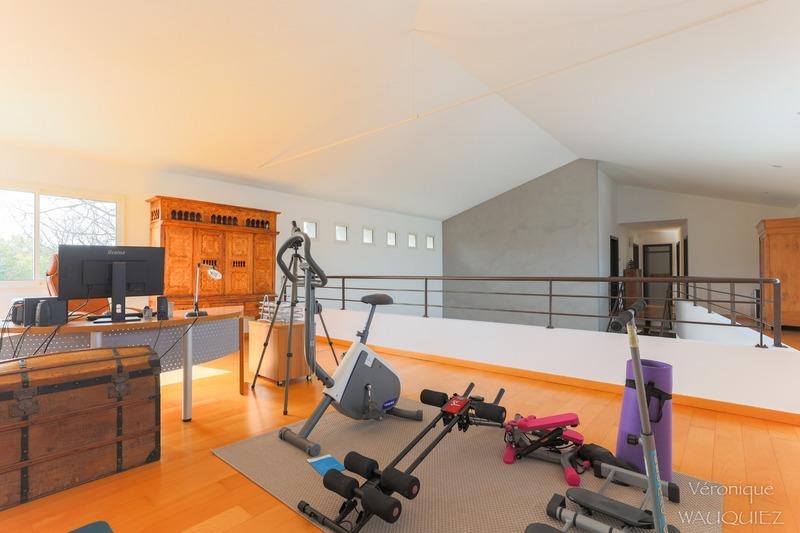 Maison - 324 m² - 6 pièces