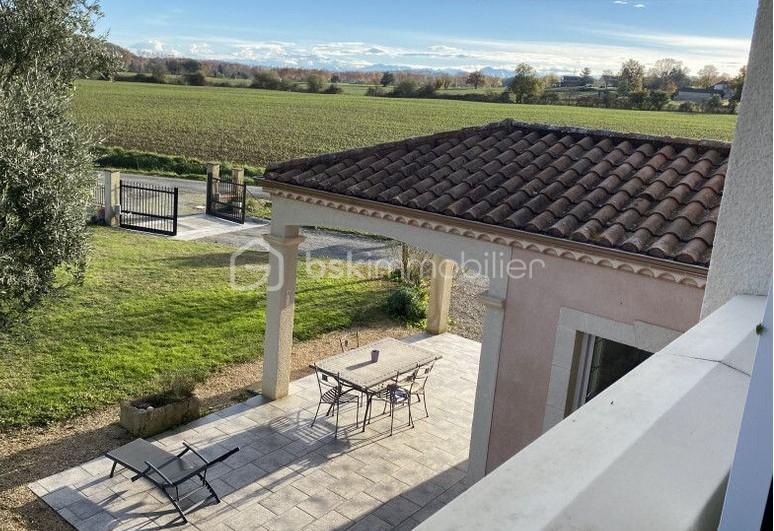 Villa - 184 m² - 8 pièces