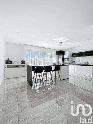 Maison - 111 m² - 4 pièces