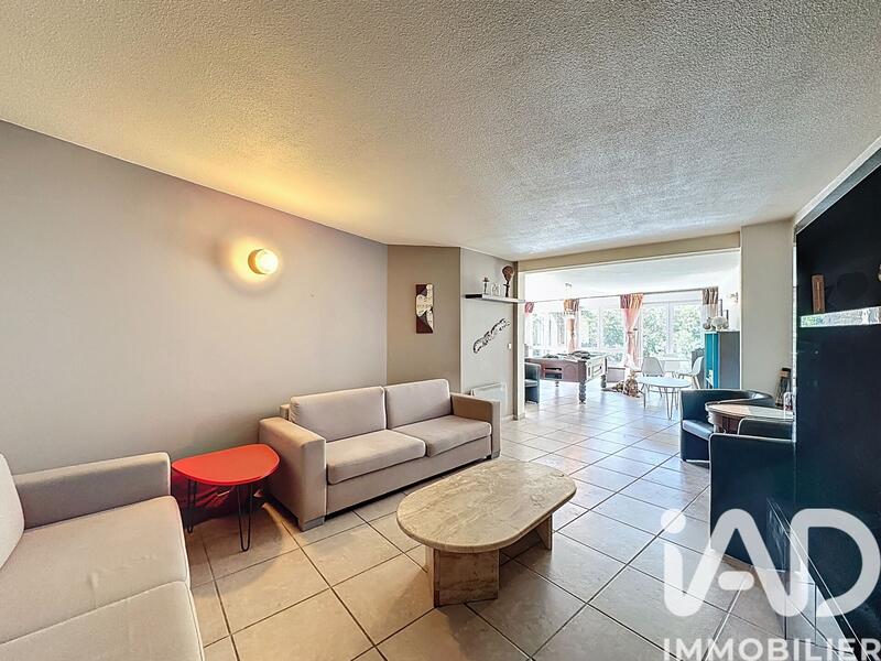 Maison - 185 m² - 8 pièces