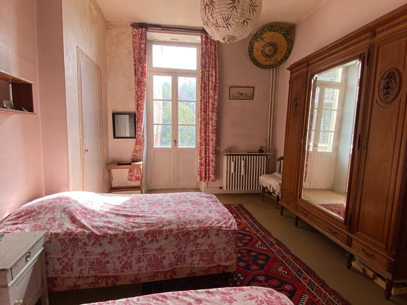 Maison - 600 m² - 18 pièces