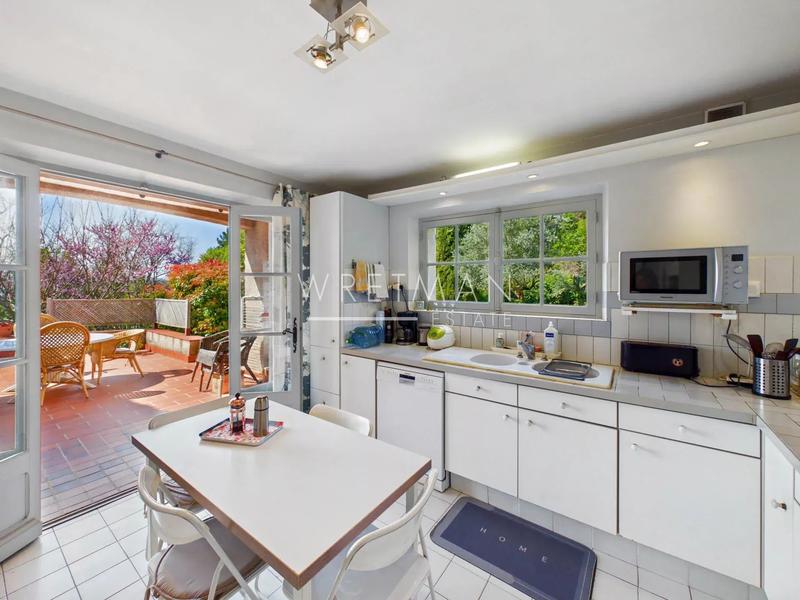 Villa - 211 m² - 8 pièces