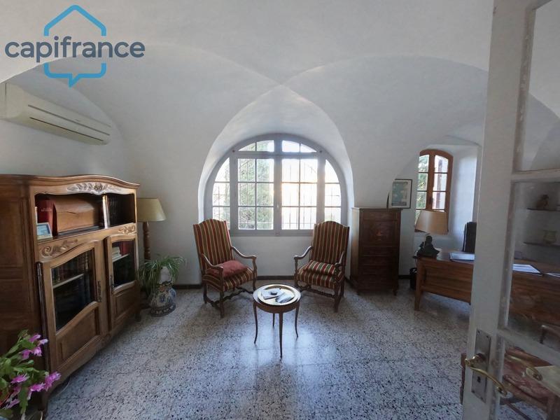 Mas - 500 m² - 11 pièces