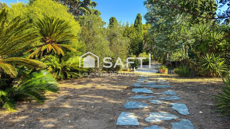 Villa - 183 m² - 8 pièces