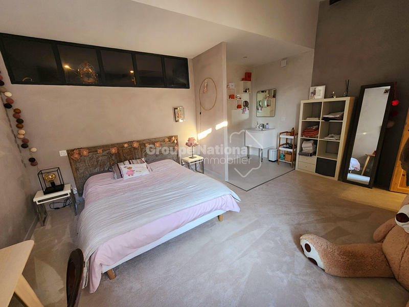 Maison - 300 m² - 7 pièces