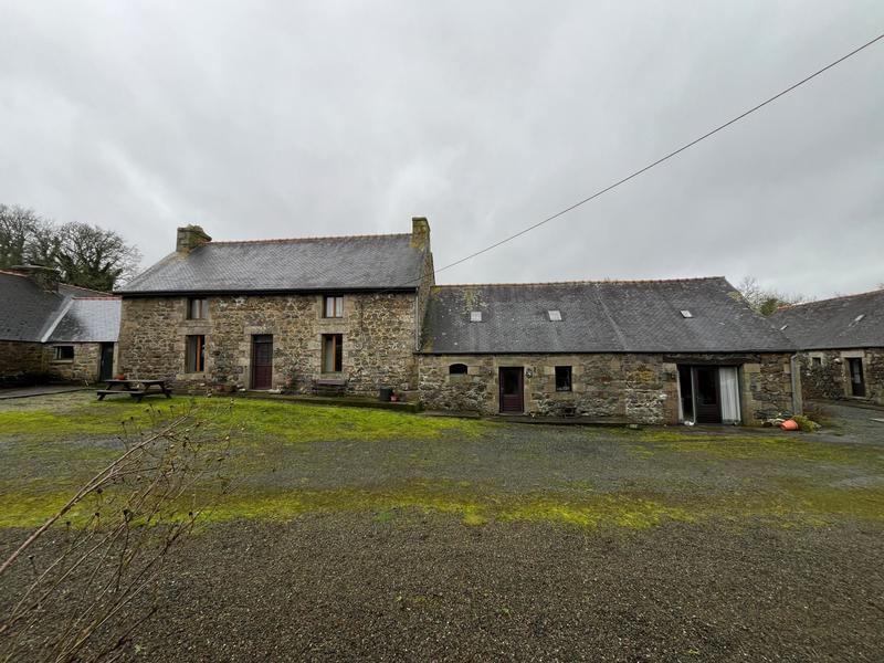 Maison - 670 m² - 28 pièces