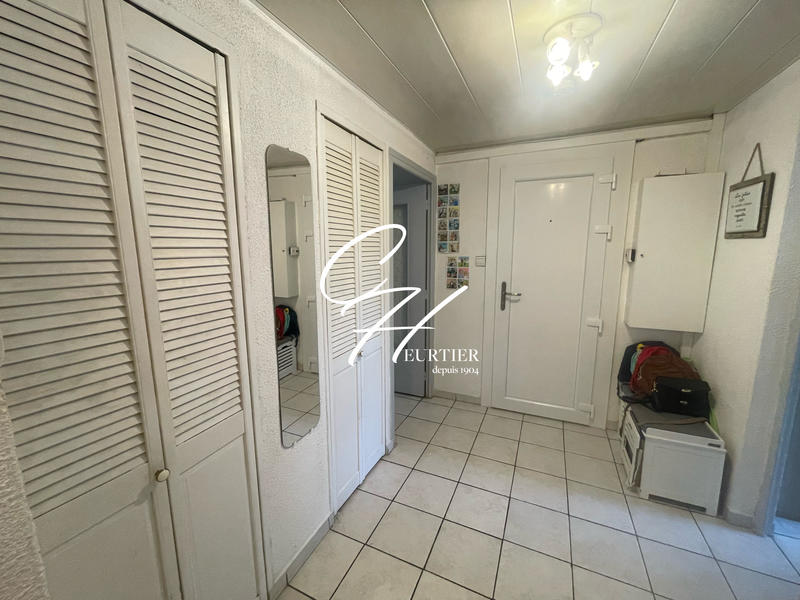 Appartement - 92 m² - 5 pièces