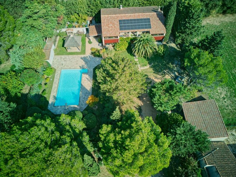 Propriété - 294 m² - 9 pièces