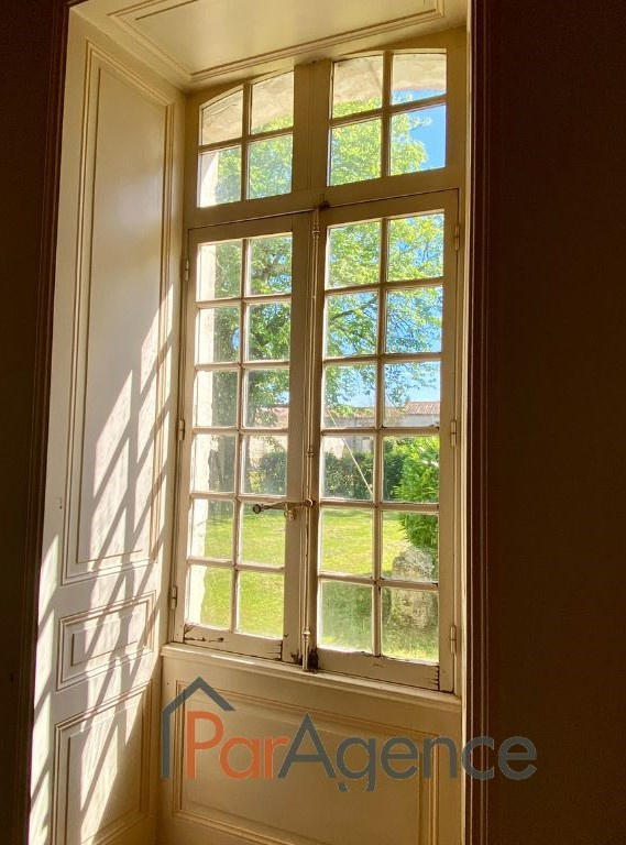 Propriété - 654 m² - 14 pièces