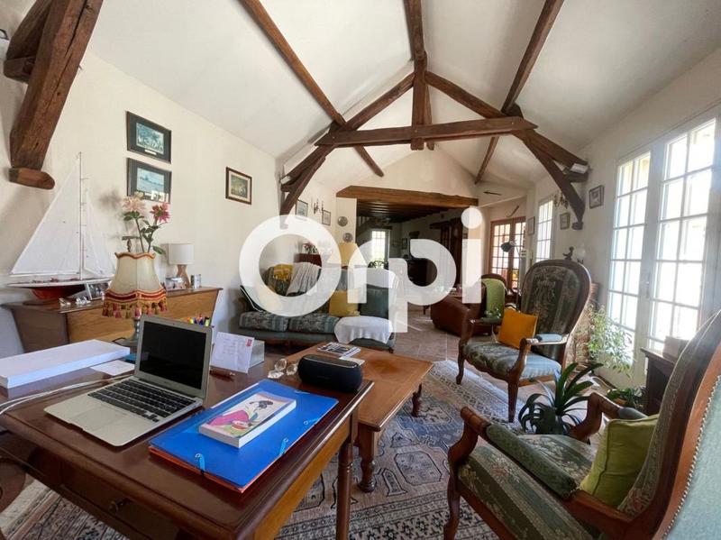 Maison - 211 m² - 6 pièces