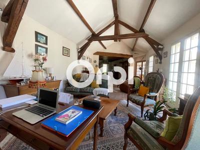 Maison - 211 m² - 6 pièces