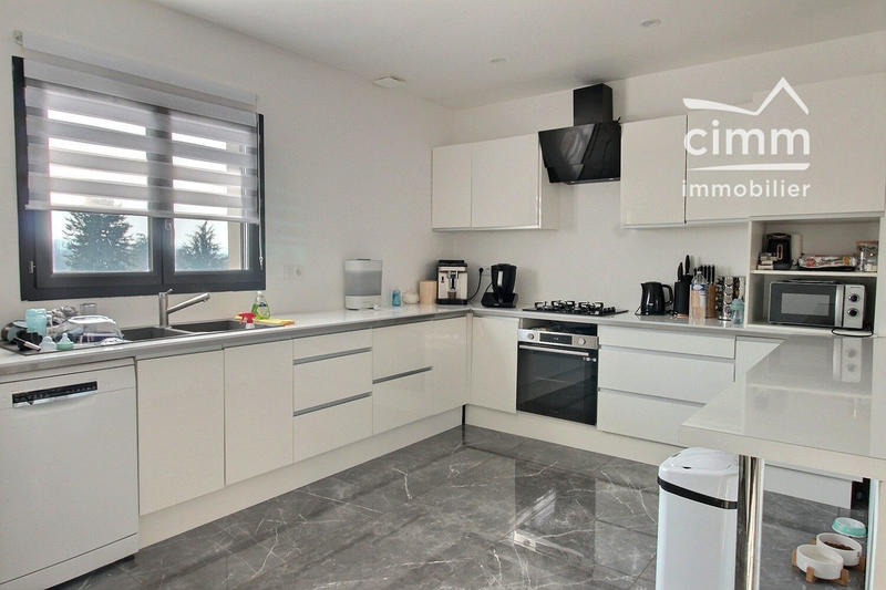 Villa - 100 m² - 4 pièces