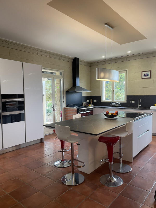 Propriété - 260 m² - 7 pièces