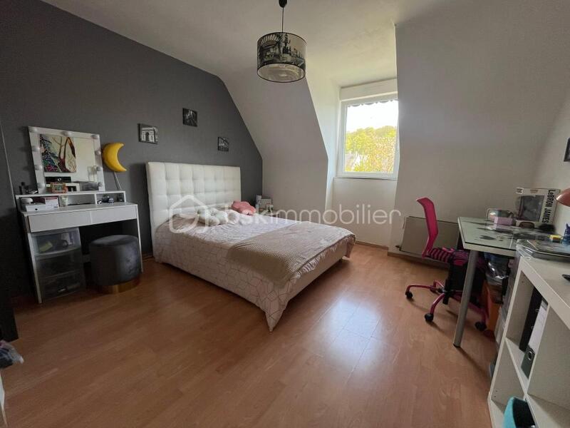 Maison traditionnelle - 103 m² - 6 pièces