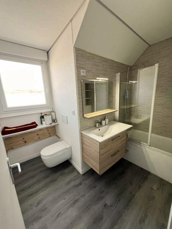 Maison - 230 m² - 9 pièces