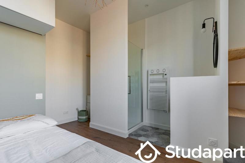 Chambre - 11 m² - 1 pièce