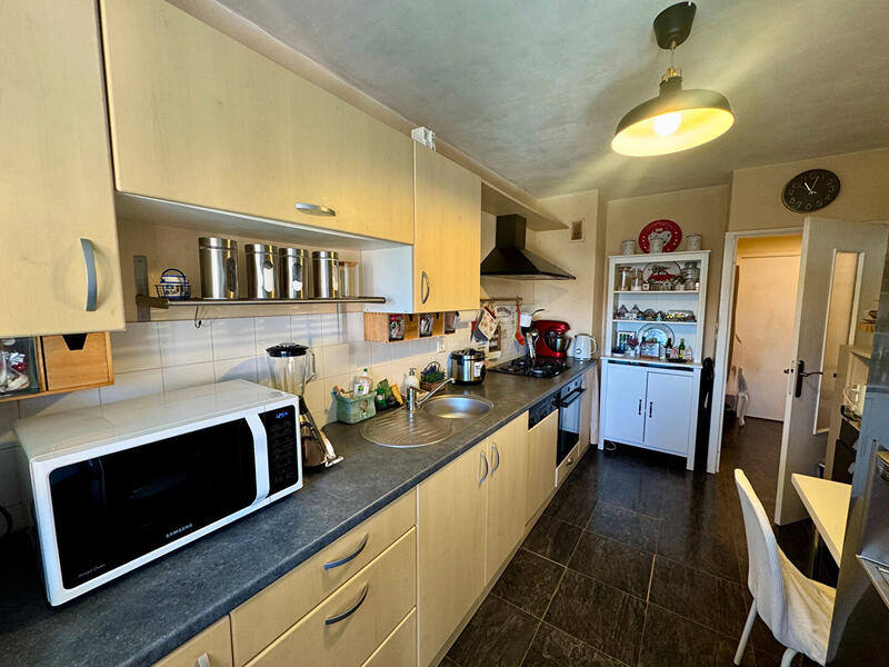 Appartement - 90 m² - 4 pièces