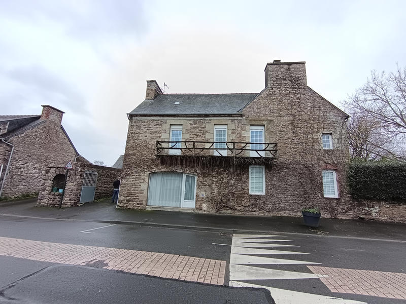 Maison - 180 m² - 8 pièces