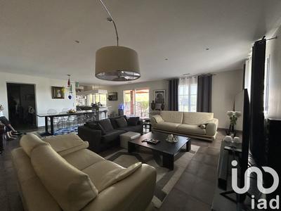 Maison - 221 m² - 6 pièces