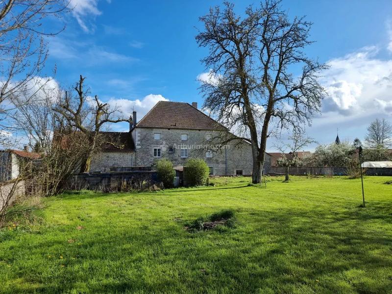 Maison - 293 m² - 8 pièces